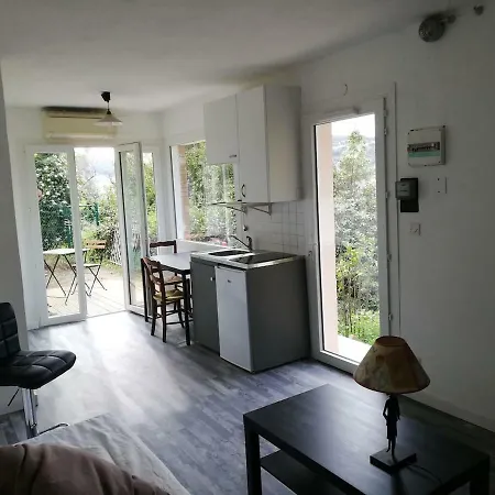 Belle Maisonnette Calme, Jardin, Wifi, Parking ואלאוריס