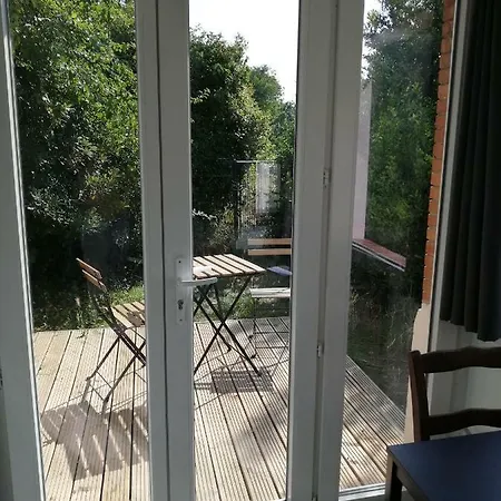 Belle Maisonnette Calme, Jardin, Wifi, Parking בית נופש