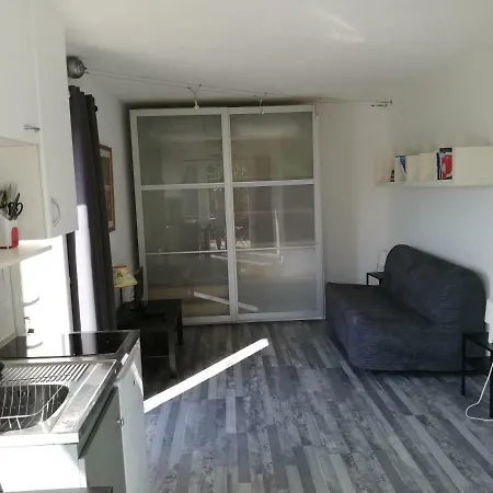 בית נופש Belle Maisonnette Calme, Jardin, Wifi, Parking ואלאוריס